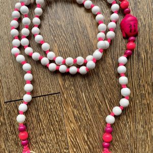 NITA Handykette aus Holzperlen weiß & neonpink Handarbeit